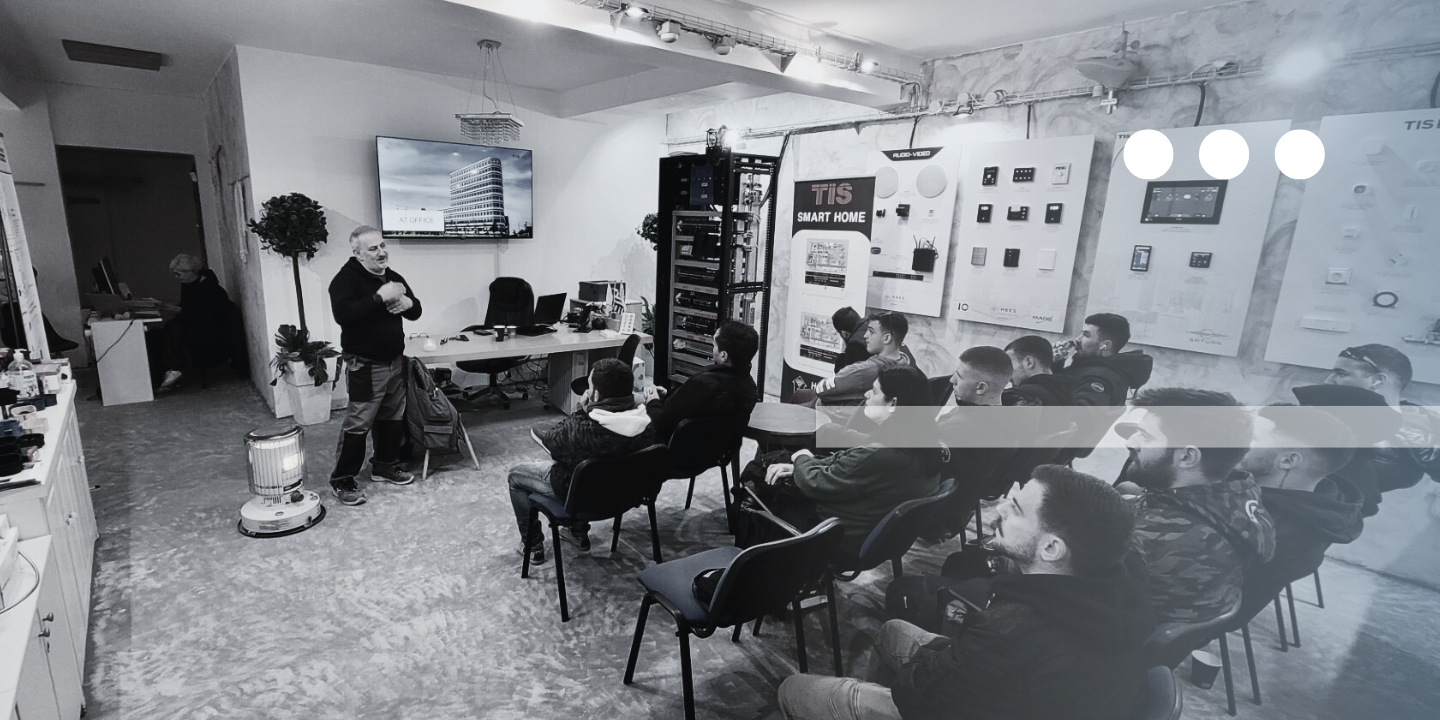 Εκπαιδευτική επίσκεψη των ΣΧΟΛΩΝ ΟΜΗΡΟΣ στην HBES